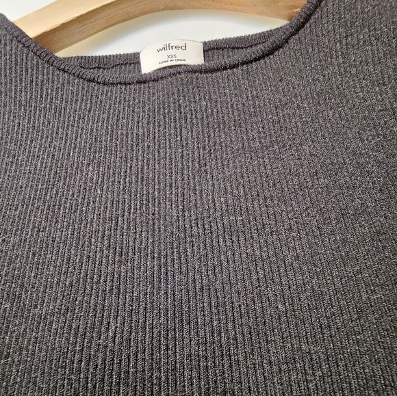 🇨🇦 Aritzia - Wilfred Cut-out Knit Top (Black) - Picture 15 of 16